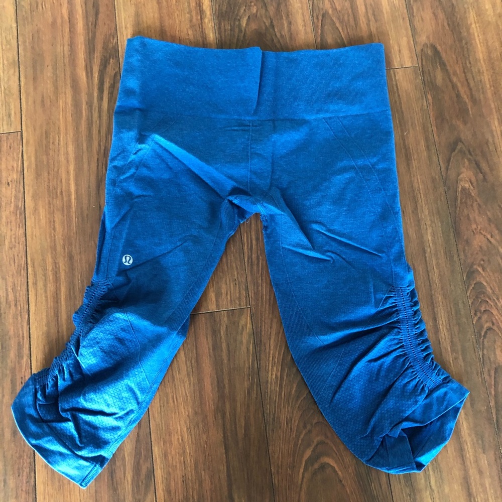 Lululemon In the flow Compression Capri leggings!